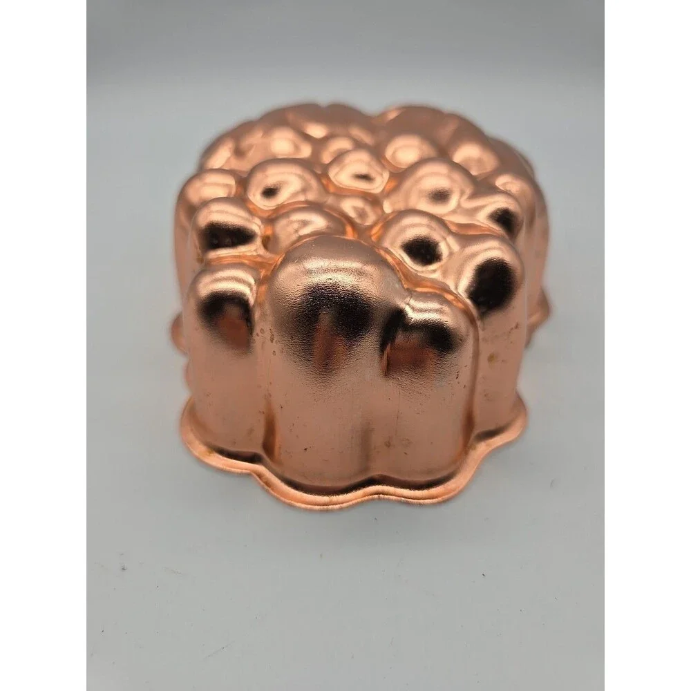 Vintage Wear-Ever Copper Tone Aluminum 6 Cup Cluster Of Grapes Jello Mold 2978